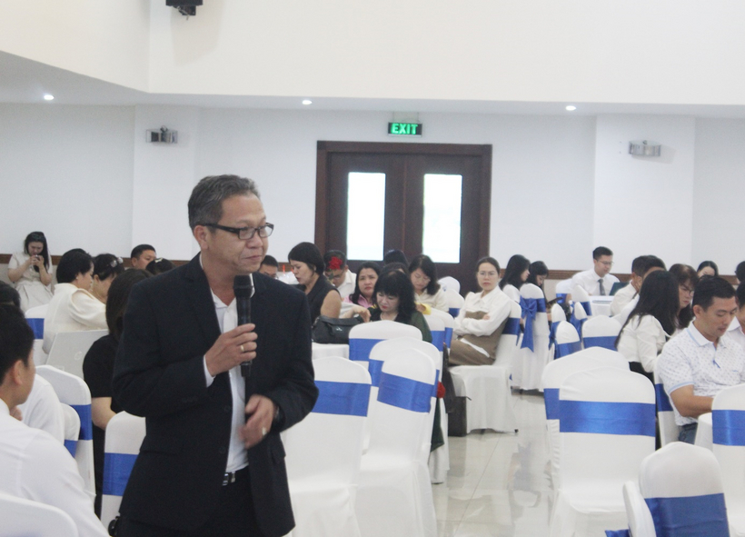 Luật sư Vương Sơn Hà, Ủy viên Hội đồng Luật sư toàn quốc, Chủ nhiệm Đoàn Luật sư tỉnh Tây Ninh trao đổi tại khóa tập huấn.