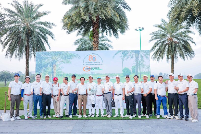Giải đấu thu hút gần 100 golf thủ tham dự.