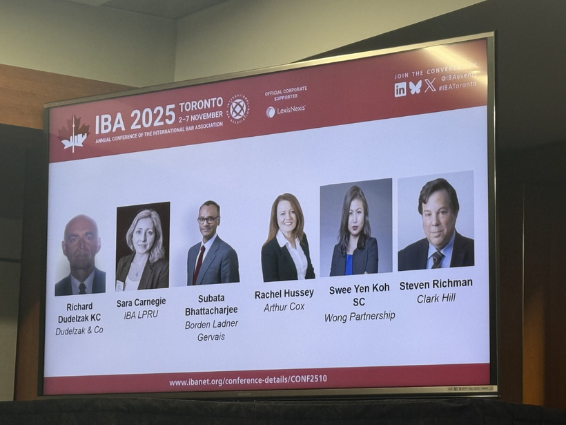 Nghề luật sư trong thế giới chuyển động không ngừng (Kỳ 4) 2 Luật sư điều hành và các diễn giả phiên chuyên đề sáng ngày 04/11/2025.