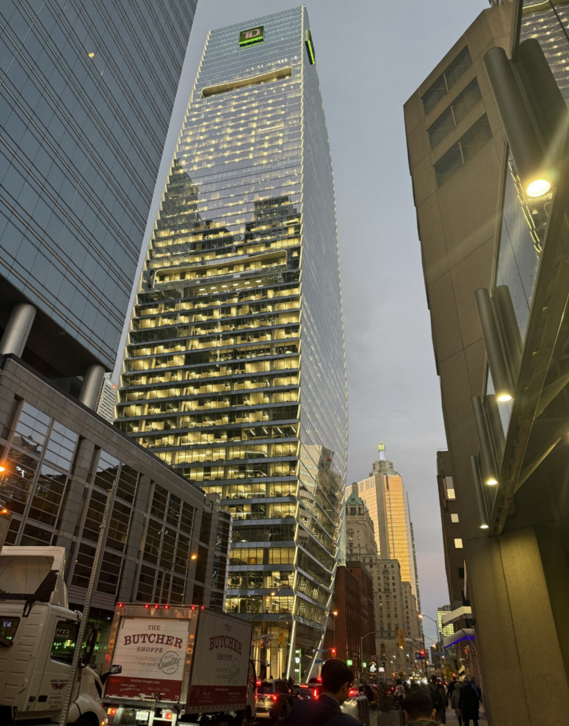 Nghề luật sư trong thế giới chuyển động không ngừng (Kỳ 3) 9 Đường phố Toronto trước hoàng hôn.