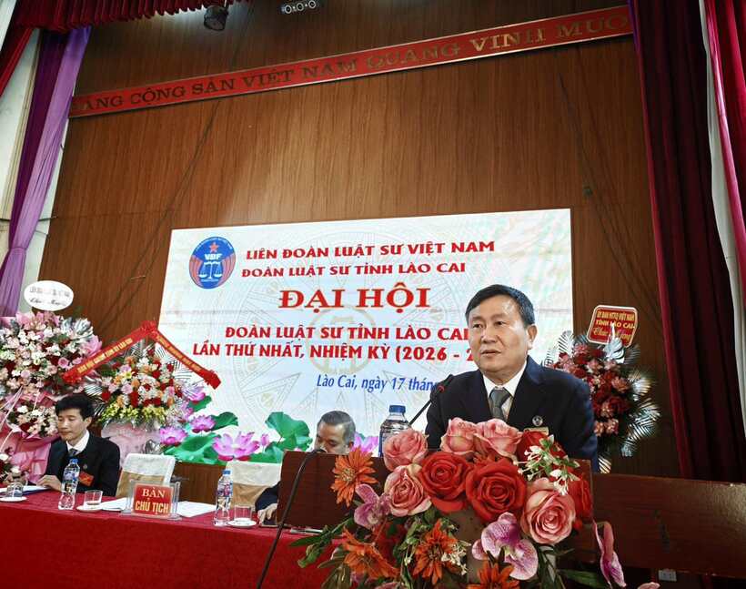 Đoàn Luật sư tỉnh Lào Cai tổ chức Đại hội lần thứ Nhất, nhiệm kỳ 2026-2031. 3 Luật sư Trần Nam Khang, Chủ nhiệm Đoàn Luật sư tỉnh Lào Cai phát biểu tại đại hội.
