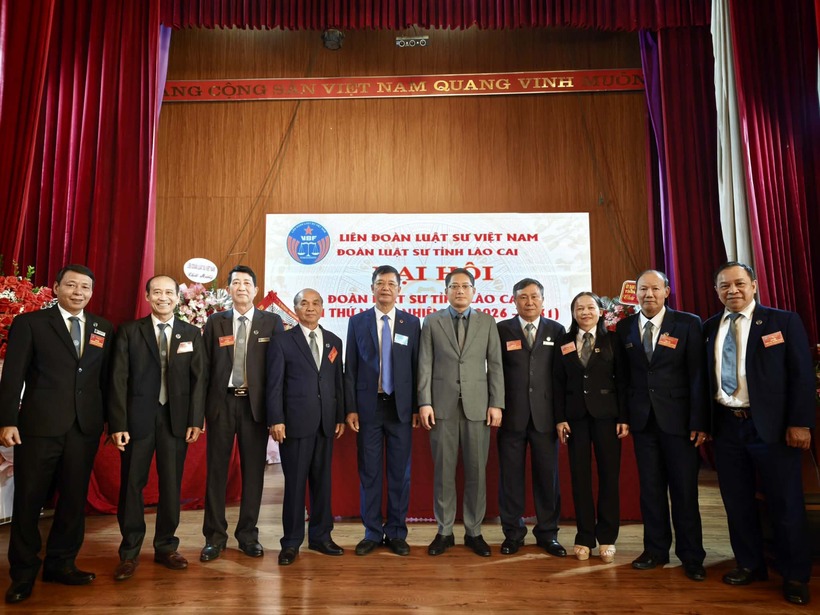Đoàn Luật sư tỉnh Lào Cai tổ chức Đại hội lần thứ Nhất, nhiệm kỳ 2026-2031. 13 Các đại biểu chụp ảnh lưu niệm.