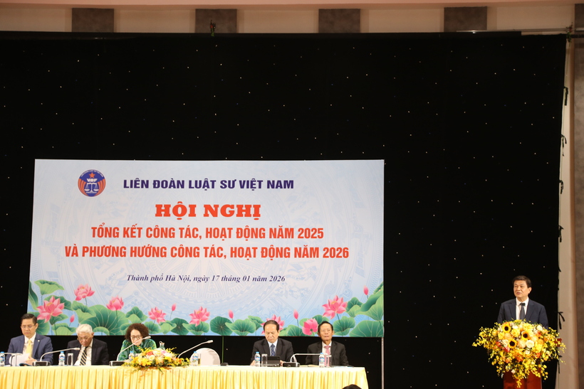 Liên đoàn Luật sư Việt Nam tổ chức Hội nghị Tổng kết công tác, hoạt động năm 2025 và phương hướng công tác, hoạt động năm 2026 25 Luật sư, Tiến sĩ Đỗ Ngọc Thịnh, Chủ tịch Liên đoàn Luật sư Việt Nam phát biểu khai mạc Hội nghị.
