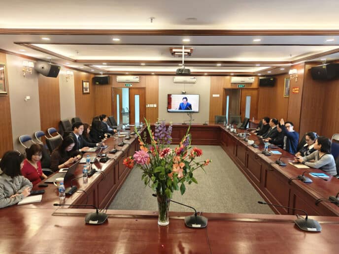 Toàn cảnh buổi tham dự Hội nghị.