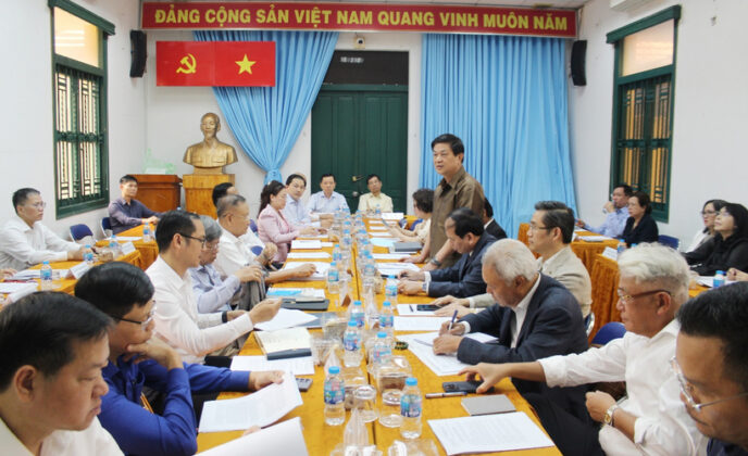 Quang cảnh buổi làm việc.